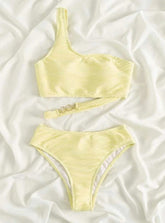 Unregelmäßiger, hohler One-Shoulder-Bikini